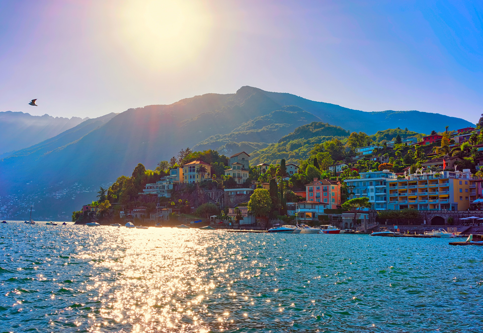 Type de climat du Sud des Alpes. Ascona © Roman Babakin/Shutterstock